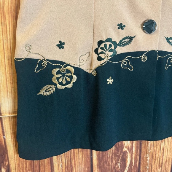 Separate Issue Women's Vintage Short Sleeve Embroidered Button Down Shirt Sz 11 - Picture 6 of 12